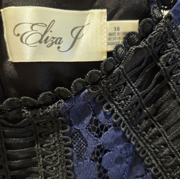 Eliza J NWT Midi Black and Navy Lace - Picture 5 of 9